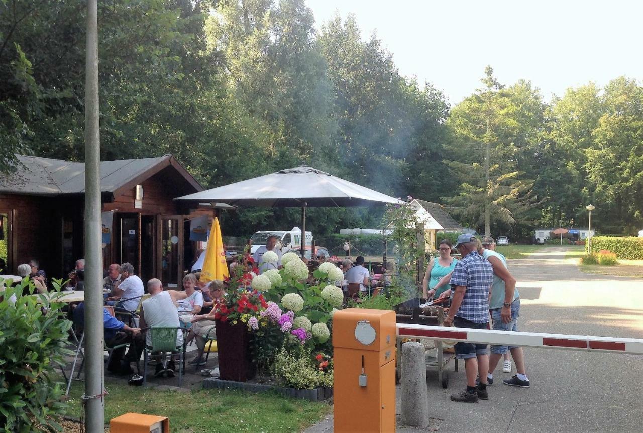 Hotel Camping Het Bosbad à Emmeloord Extérieur photo